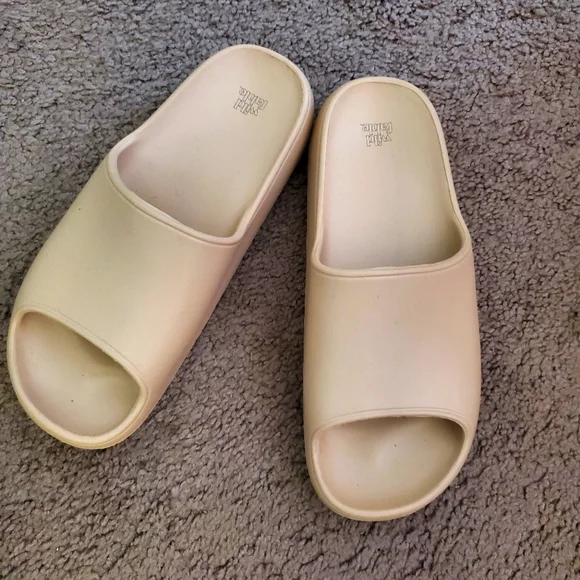 Wild Fable beige slides - Picture 1 of 2